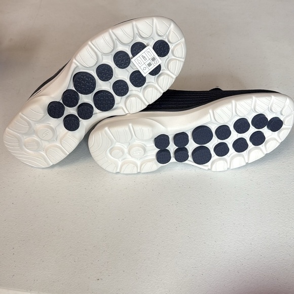 Women’s Skechers GO Walk 6-Inner Joy Sneaker, Navy/Lavender, 5.5 New with Box - Picture 8 of 10